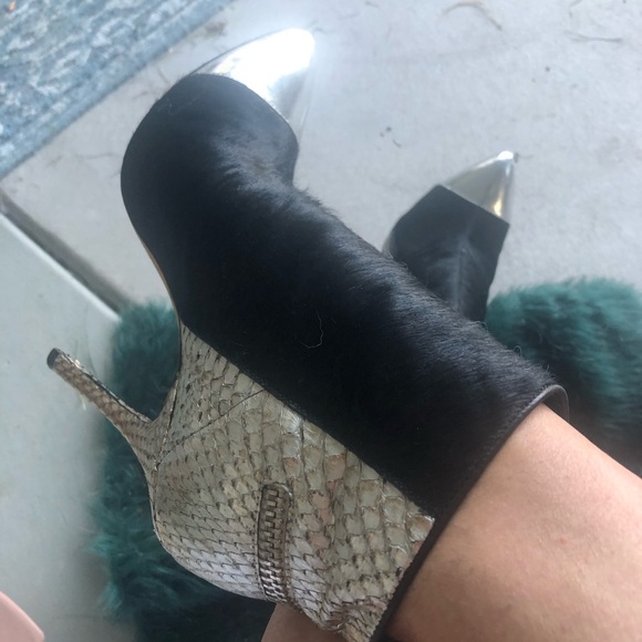 Ladies designer boots - Picture 3 of 3